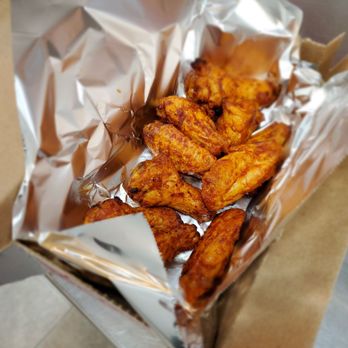 Domino's Pizza - a box of chicken wings - Pizza Near Me - Olds, Alberta