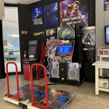 Gamerheadz - DDR and Mortal Kombat II on free play on the weekends! - Videos & Video Game Rental Near Me - Edina, Minnesota Gamerheadz - DDR and Mortal Kombat II on free play on the weekends! - Videos & Video Game Rental Near Me - Edina, Minnesota