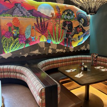 Gustavo's Mexican Grill - Prospect - Interior decor - Mexican Near Me - Prospect, Kentucky