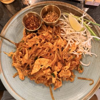 Le Kinaree Thai Eatery - Chicken Pad Thai - Thai Near Me - Chino Hills, California Le Kinaree Thai Eatery - Chicken Pad Thai - Thai Near Me - Chino Hills, California