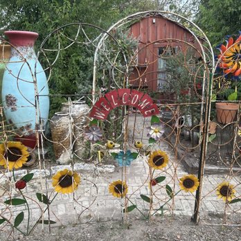 Gruene Gardens - Nurseries & Gardening Near Me - New Braunfels, Texas