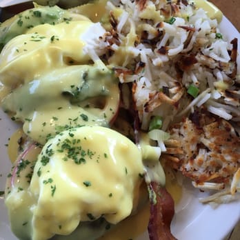 Antoine's Cafe - California Benedict - Breakfast & Brunch Near Me - San Clemente, California