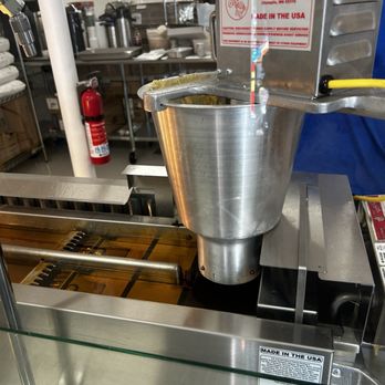 Lil Sammie's Mini Donuts - Desserts Near Me - Ventura, California