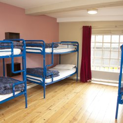 Isaacs Hostel - 6 bed Dorm