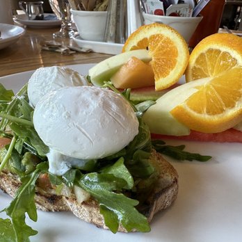 Chez Francois Restaurant - Smashed Avocado - French Near Me - Canmore, Alberta Chez Francois Restaurant - Smashed Avocado - French Near Me - Canmore, Alberta