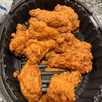 Hooters - Hot wings sauced - Sports Bars Near Me - Williamsburg, Virginia Hooters - Hot wings sauced - Sports Bars Near Me - Williamsburg, Virginia