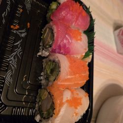 Red Tea House - Rainbow roll