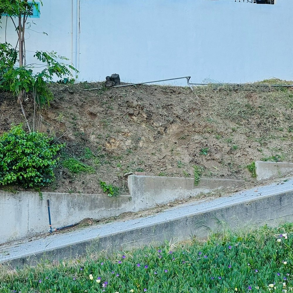 Peak Electrical Contractors - Exterior lighting along the top of the home fence. - Electricians Near Me Peak Electrical Contractors - Exterior lighting along the top of the home fence. - Electricians Near Me