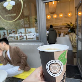 Croffle Bees - Cafes Near Me