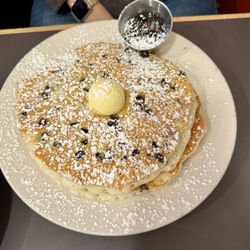 Ollie's Diner - Chocolate chip pancakes