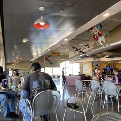 Flight Grill - Dining area