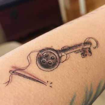 Seattle Tattoo Emporium - The thread has a few lines and the shadow makes it look odd and wasn't in the original design. - Tattoo Near Me - Seattle, Washington