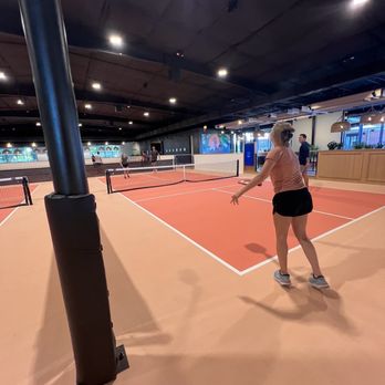 Rally - Awesome indoor courts - Cocktail Bars Near Me - Charlotte, North Carolina