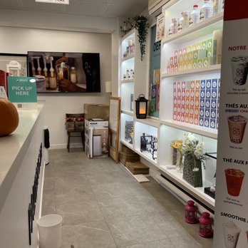 Palgong Tea- Mile End - the inside of a coffee shop - Bubble Tea Near Me - Montreal, Quebec Palgong Tea- Mile End - the inside of a coffee shop - Bubble Tea Near Me - Montreal, Quebec