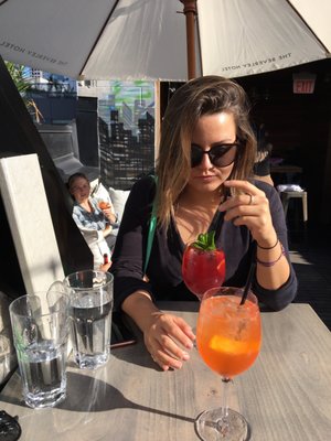 The Beverley Hotel Queen West, Sonder by null