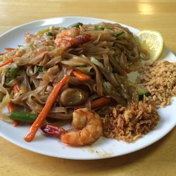 Nakan Thai - Great presentation and flavour! Pad Thai requested which want even on the menu. They have a 5 course lunch from 11-15 for 80 SEK