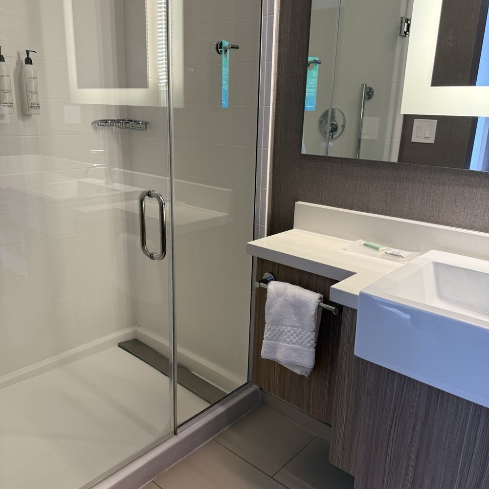 SpringHill Suites by Marriott Kansas City Airport - Bath - Hotels Near Me - Kansas City, Missouri SpringHill Suites by Marriott Kansas City Airport - Bath - Hotels Near Me - Kansas City, Missouri
