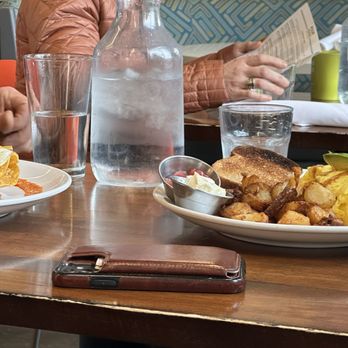 Four Friends Kitchen - More dishes and friends enjoying this scrumptious spot - Southern Near Me - Denver, Colorado Four Friends Kitchen - More dishes and friends enjoying this scrumptious spot - Southern Near Me - Denver, Colorado