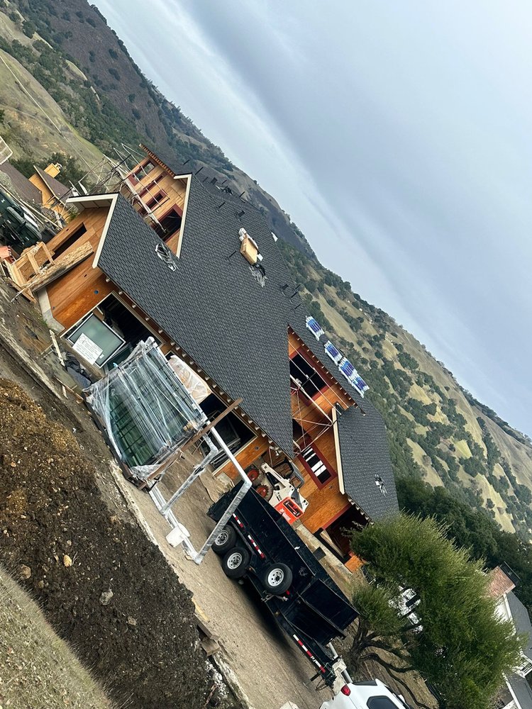 Slide of RDA Roofing
