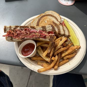 Gladys Restaurant - Vegan Near Me - Edgewater, Colorado