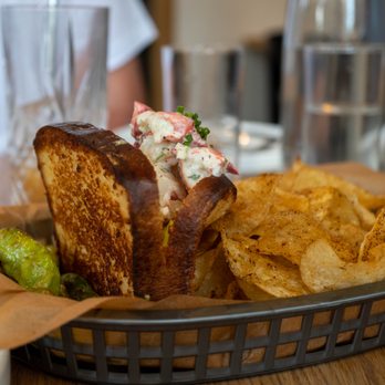 Leland Eating and Drinking House  - Lobster roll, seasonal and wonderful! - Wine Bars Near Me - Brooklyn, New York