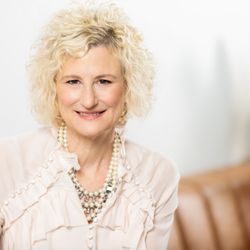 Tricia King - Exquisite Properties