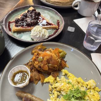 Caramelo Café - Very Berry Crepe Pancake Breakfast Combo - Creperies Near Me - La Puente, California