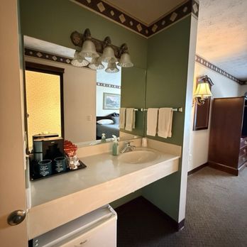 Hearthstone Inn & Suites - Room wet area with mini-frig - Hotels Near Me - Cedarville, Ohio