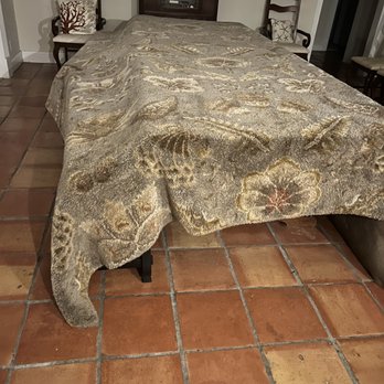 Miami Carpet Shampoo Express - Wet rug in dining room 100% wool - Carpet Cleaning Near Me