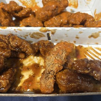 Buffalo Wild Wings - The wings were not coated, it just seemed half a**ed - Chicken Wings Near Me - Menifee, California