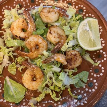 El Meneo Restaurant & Lounge -  plate of shrimp and lettuce - Beer Bar Near Me - Hollywood, Florida