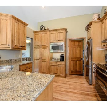 Distinctive Stone Interiors - Venetian Gold Granite Kitchen Counter Tops. - Countertop Installation Near Me - Vadnais Heights, Minnesota Distinctive Stone Interiors - Venetian Gold Granite Kitchen Counter Tops. - Countertop Installation Near Me - Vadnais Heights, Minnesota