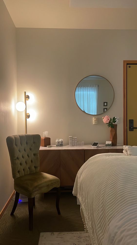 Fresh Face Seattle Logo