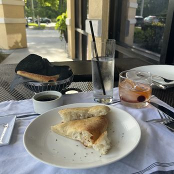 Bella Tuscany Ristorante Italiano Ocoee - Bread with dipping sauce - Italian Near Me - Ocoee, Florida