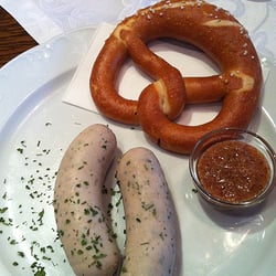 Altstadt-Cafe - Weisswurstfrühstück (dazu gibts Fuchsbeck-Bier)