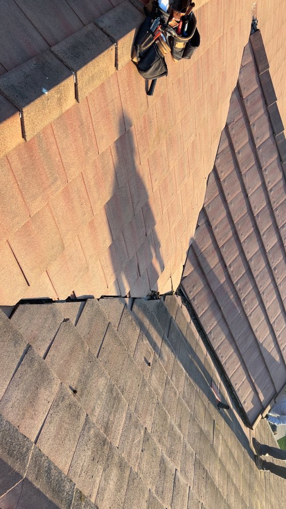 Slide of Jacobo Roofing