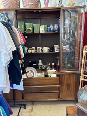 Evergreen Antiques and More, 429 S Evergreen Ave, Woodbury