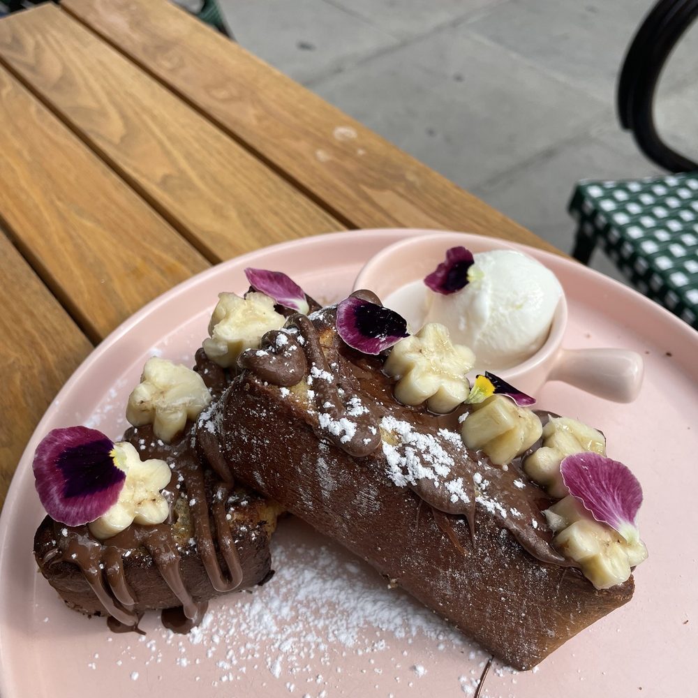 Feya - Nutella and banana - Coffee & Tea Near Me - London, XGL Feya - Nutella and banana - Coffee & Tea Near Me - London, XGL