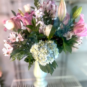 Le Roy's Florist - Flowers, roses, lilies, hydrangea; florist - Florists Near Me - Mobile, Alabama