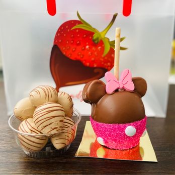 Dipped by Dee - Cookie butter fun bitez with Minnie Mouse apple - Desserts Near Me - Aiea, Hawaii