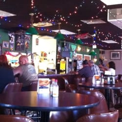Day Break Bar and Grill - Great place to watch a game!