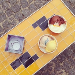 Eismanufaktur - Rhubarb and passion fruit