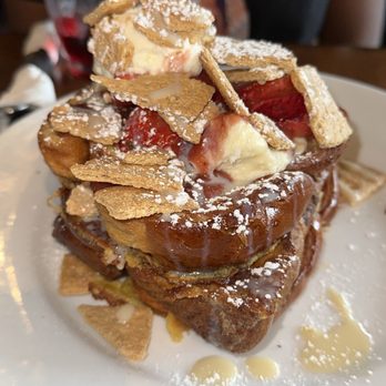 Honeybear Cafe - Strawberry Field - Breakfast & Brunch Near Me - Chicago, Illinois