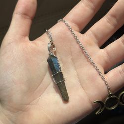 Storm Kalmerz - Labradorite pendulum