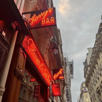 HARRY’S NEW YORK BAR - Updated October 2024 - 223 Photos & 175 Reviews ...