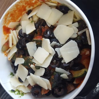 EataliO - Pasta bowl with steak, olives, parmesan,  olives, courgette, mushrooms with a spicy tomato sauce and pesto. Big portions! - Italian Near Me - Brighton, BNH