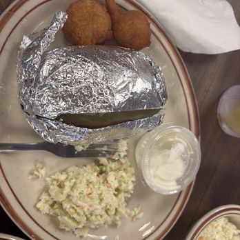 Hoskins Restaurant - Seafood Near Me - North Myrtle Beach, South Carolina