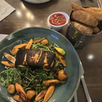 B55 Craft House & Kitchen - overcooked salmon with the best potato wedges - Gastropubs Near Me - San Francisco, California B55 Craft House & Kitchen - overcooked salmon with the best potato wedges - Gastropubs Near Me - San Francisco, California