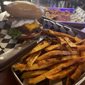 JDs Hideaway - Burger - Axe Throwing Near Me - Mankato, Minnesota JDs Hideaway - Burger - Axe Throwing Near Me - Mankato, Minnesota