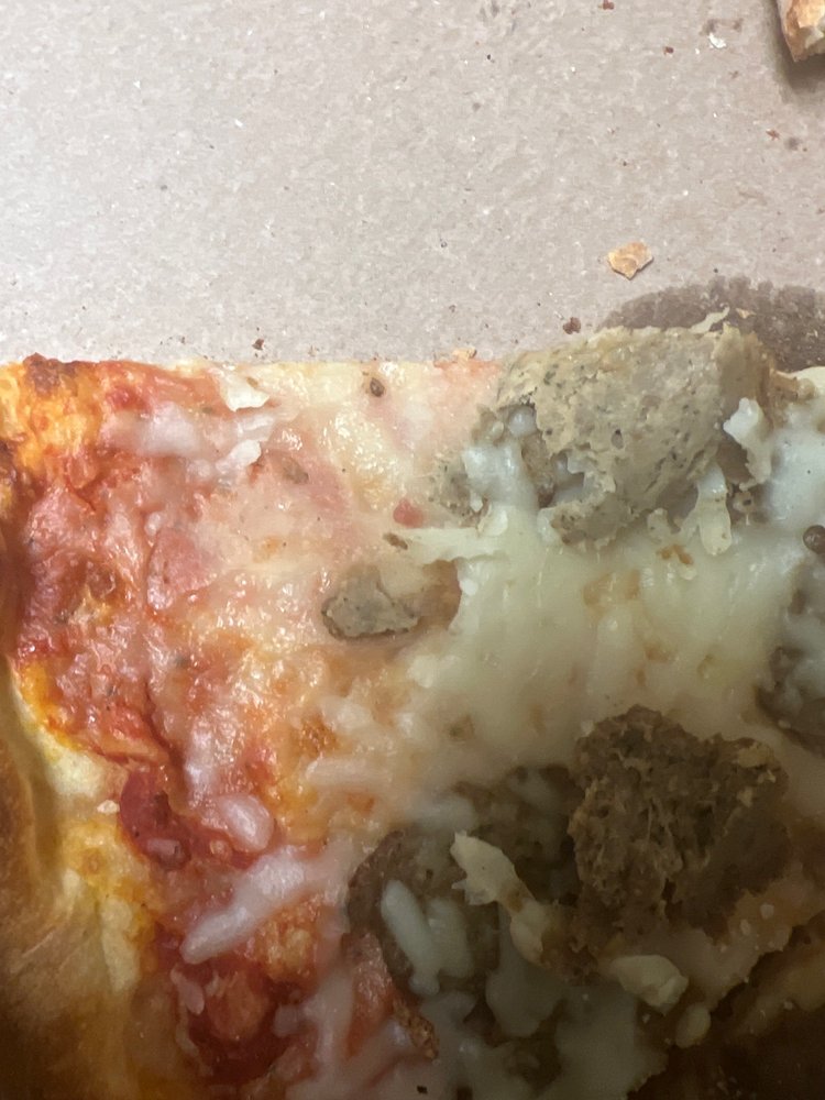 Mama Mia's Pizzeria Logo